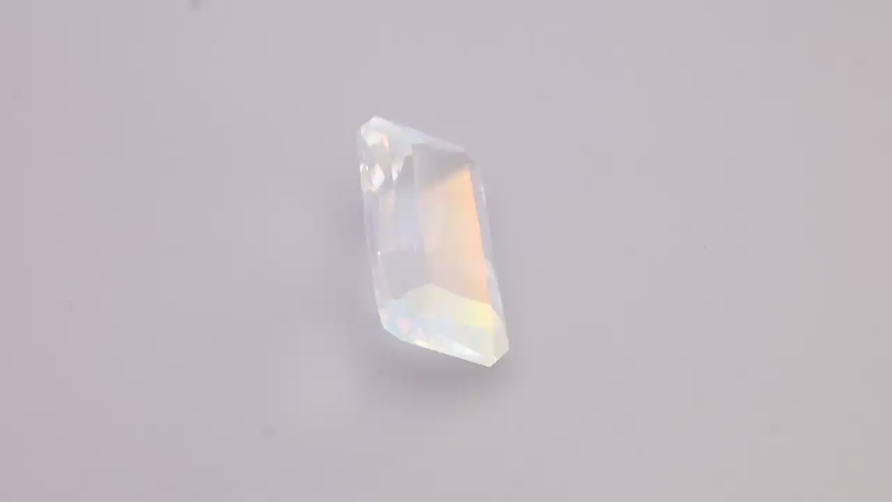 Rainbow Moonstone 10.20 ct
