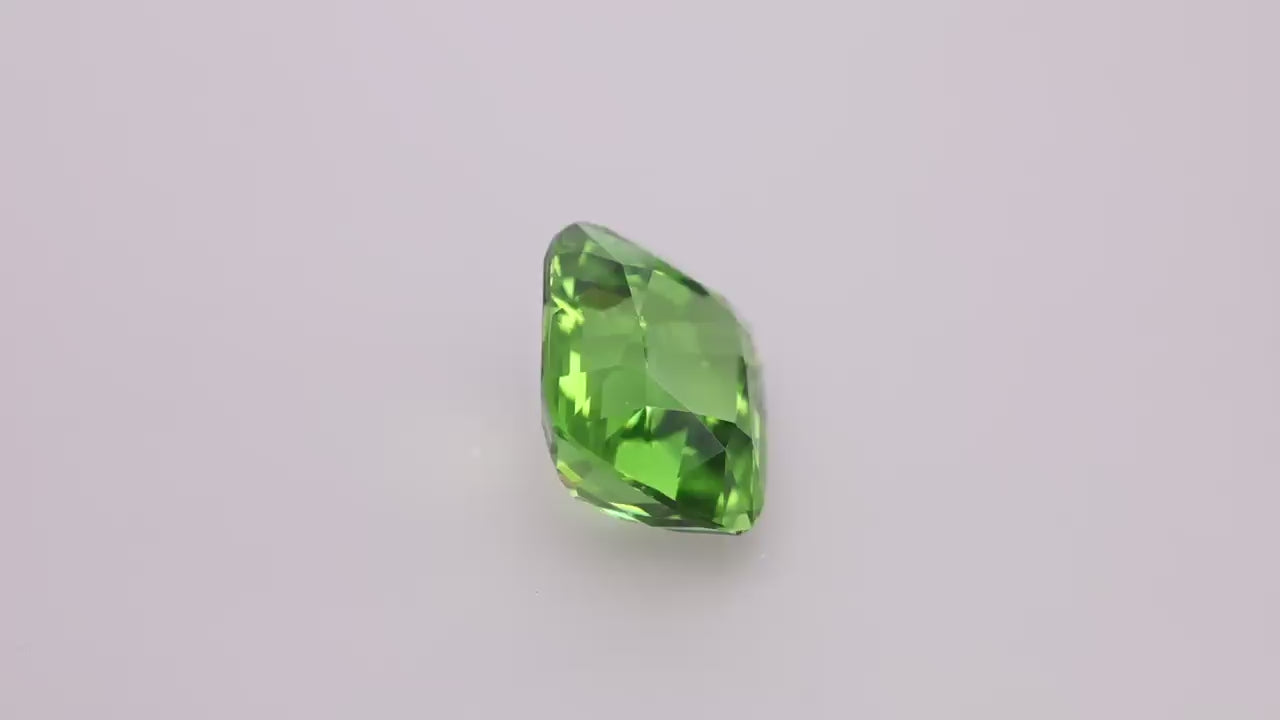 Peridot 31.78 ct