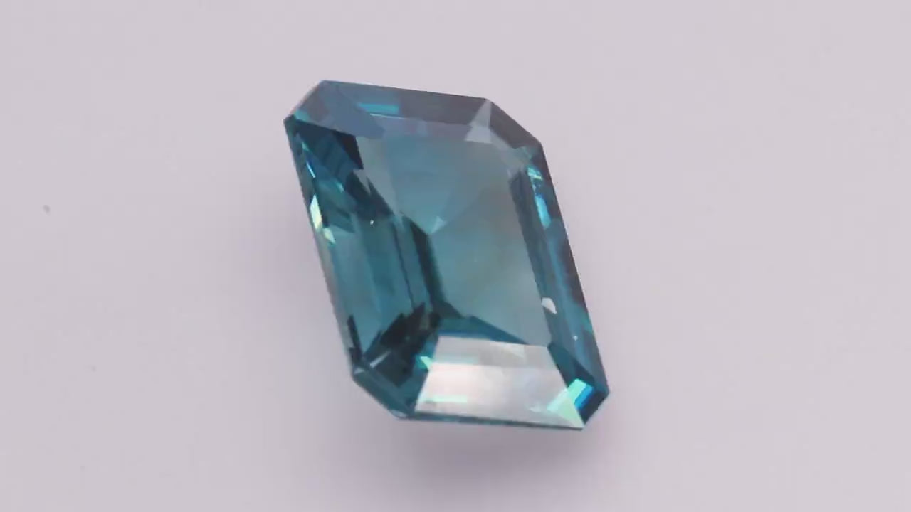 Blue Zircon 17.15 ct