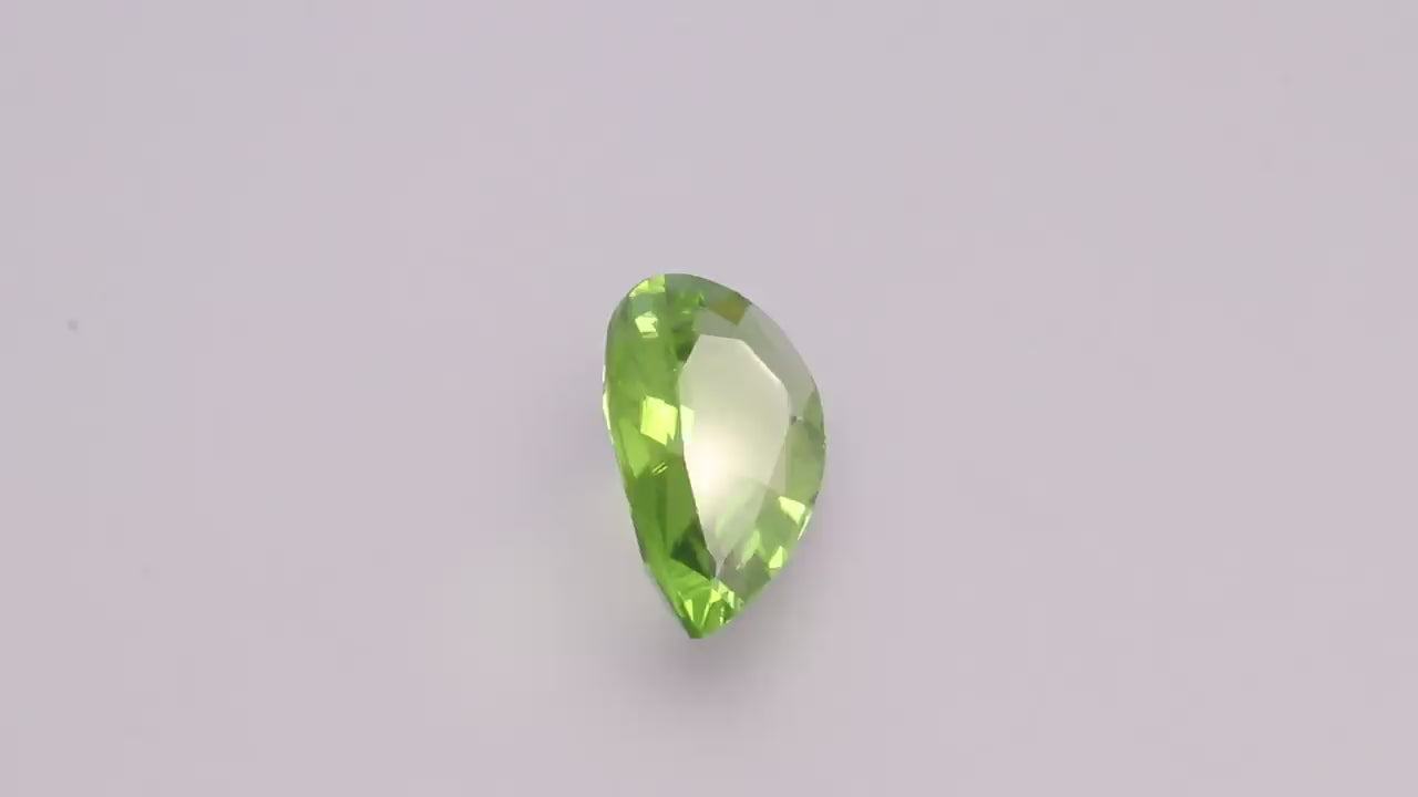 Peridot 6.77 ct