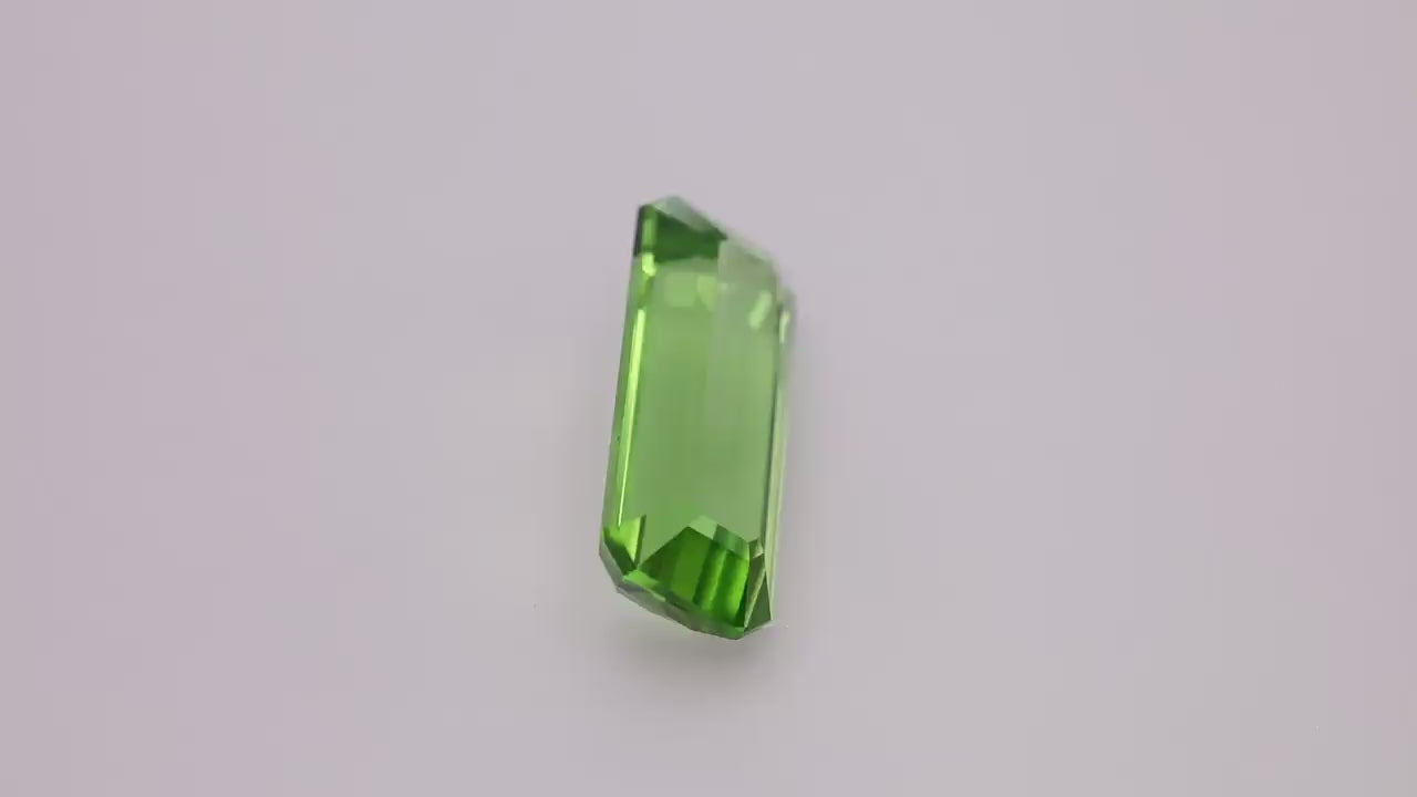 Peridot 25.84 ct